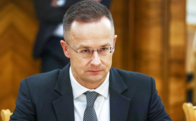 На фото: министр внешнеэкономических связей и иностранных дел Венгрии Петер Сийярто