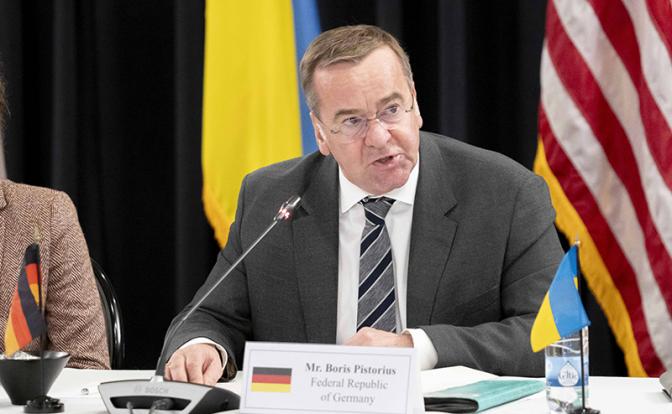 На фото: министр обороны Германии Борис Писториус