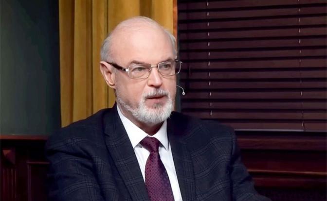 На фото: военный эксперт Юрий Кнутов