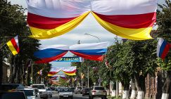 Рейтинг постсоветской дружбы: У России три друга, остальные сидят на московских траншах