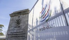 Санкции, блокады, пошлины, «танкерная война»: ВТО, куда Россия так стремилась, испускает дух