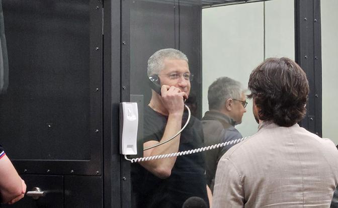 Рад бы в зону, да не пускают: Тимур Иванов намерен судиться с Минобороны за право штурмовать укрепы ВСУ