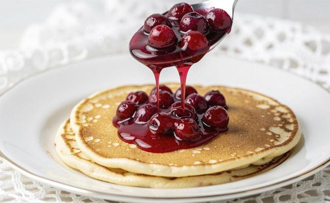 Названа самая вредная начинка для блинов