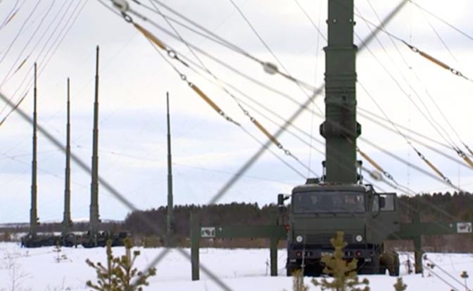 На фото: комплекс РЭБ "Мурманск".