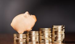 Золото, акции, вклады в банк. Где выгоднее всего сейчас деньги держать?