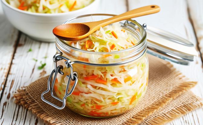 Выяснилось, кому нельзя есть квашеную капусту