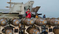 «Ну не так же грубо!»: Евросоюз не любит аятолл, но морщит носик от оголтелости США и Израиля