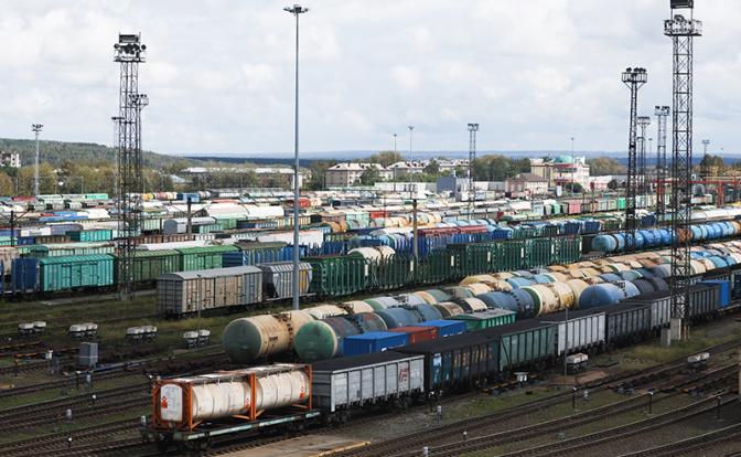 Железнодорожные перевозки «замерзают»: Счет простаивающих вагонов пошел на десятки тысяч
