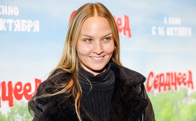 На фото: актриса Стефания Макарова