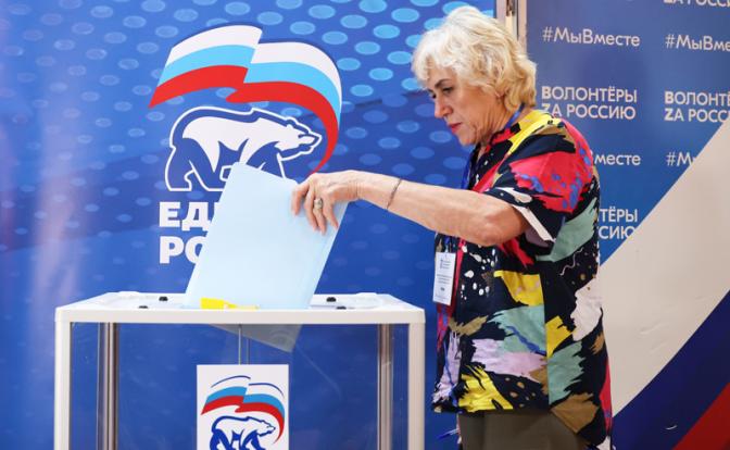 Сергей Левченко: "Единая Россия" потому снизила планку, что рейтинг пошёл вниз. Люди видят, что происходит