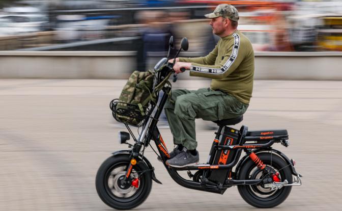 В России могут запретить передвижение электровелосипедов по тротуарам