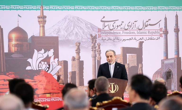 На фото: министр иностранных дел Ирана Аббас Арагчи.