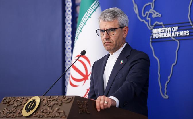 На фото: официальный представитель МИД Ирана Эсмаил Багаи