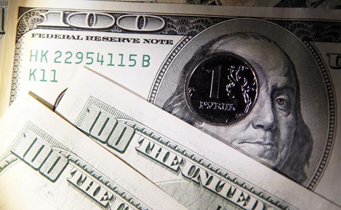 Эксперт сделала прогноз курса доллара на фоне резких скачков цен на нефть из-за войны в Иране