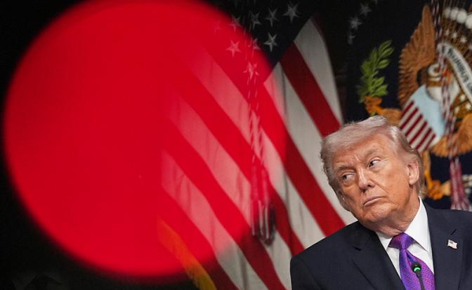 Ларри Джонсон: Трамп влип в плачевную ситуацию - и это вынудило его просить помощи у Путина