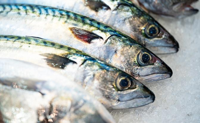 Названы полезные российские аналоги дорогой красной рыбы и оливкового масла