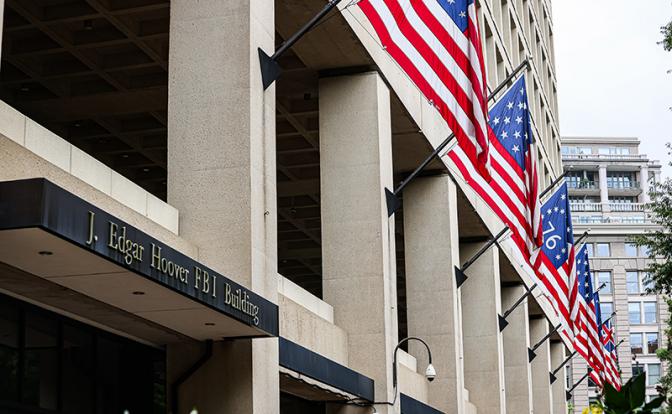 Если США бьют по территории Ирана, то почему Иран не может бить по территории США?