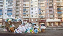 Россия грязнеет на глазах: Сергей Иванов ушел на пенсию и улицы превратились в помойки