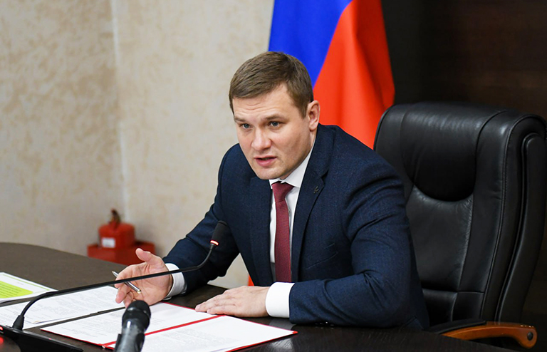На фото: глава Республики Хакасия Валентин Коновалов