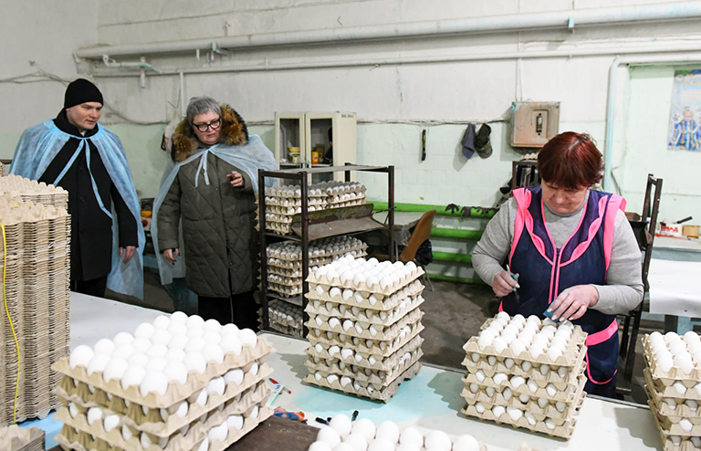 На фото: глава Хакасии Валентин Коновалов на Усть-Абаканской птицефабрике