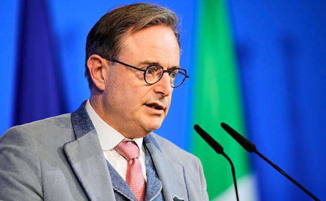 На фото: премьер-министр Бельгии Барт Де Вевер