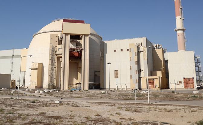 Удар по АЭС в Иране: «Коалиция Эпштейна» пошла ва-банк и начала пристрелку. «Росатом» срочно вывозит персонал