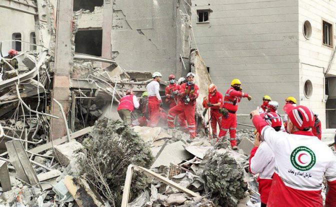 Даже до Трампа дошло, что высадка морпехов в Иране — позорная смерть и для него. Но судьба выхода не оставила