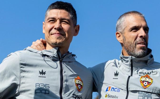 На фото: тренер Дмитрий Игдисамов(слева)