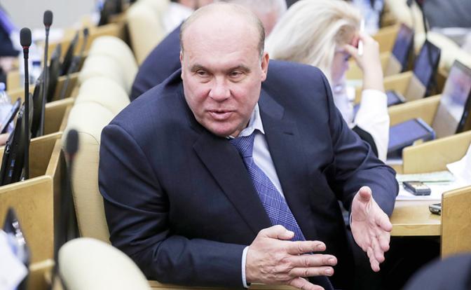 На фото:  член комитета Госдумы по обороне Андрей Колесник.