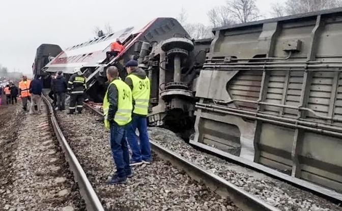 7 вагонов поезда Москва-Челябинск сошли с рельсов. Неисправность или теракт?