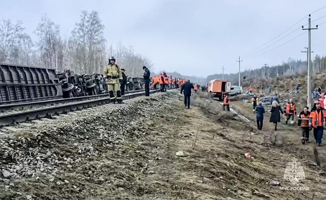 Названа предварительная причина схода с рельсов поезда Москва – Челябинск