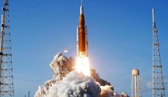 На пути к Луне у американских астронавтов вышел из строя туалет, но они справились