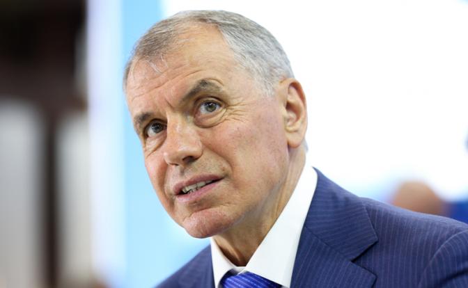 На фото: глава парламента Крыма Владимир Константинов.