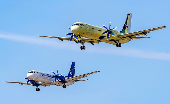 На фото: самолеты Ил-114-300 во время летных испытаний.