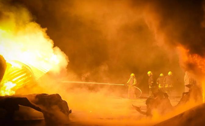 Ночь "двухсотых" в Херсоне. По казарме ВСУ прилетели КАБы, координаты цели передали подпольщики