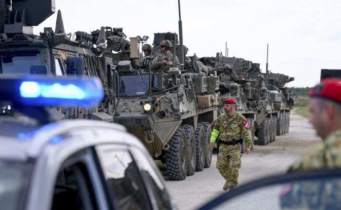 На фото: патрулирование территорий на северо-востоке Венгрии, граничащей с Закарпатской областью Украины.