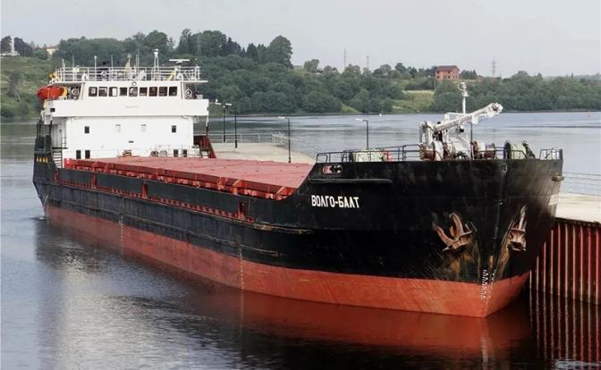 Российские суда топят уже в Азовском море, а в Одессу транспорт спокойно заходит, ничего не боится 