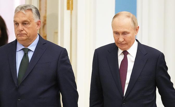 На фото: президент России Владимир Путин и премьер-министр Венгрии Виктор Орбан (справа налево)