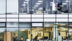 Конторы пустеют. Первая волна сокращений прошла, кого накроет вторая?