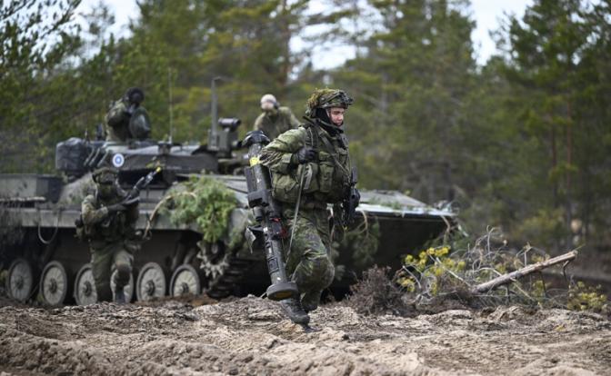 На фото: финские военнослужащие.