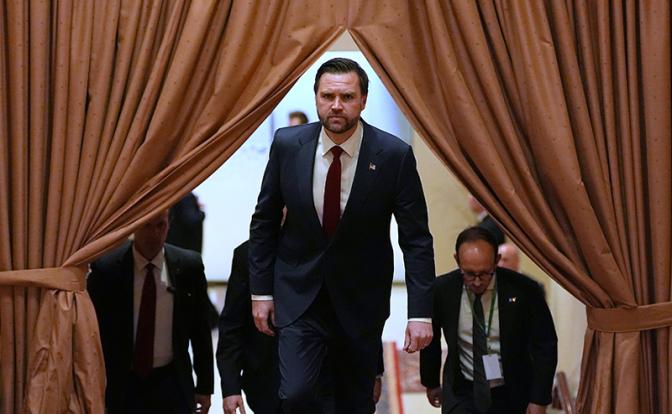 На фото: вице-президент США Джей Ди Вэнс