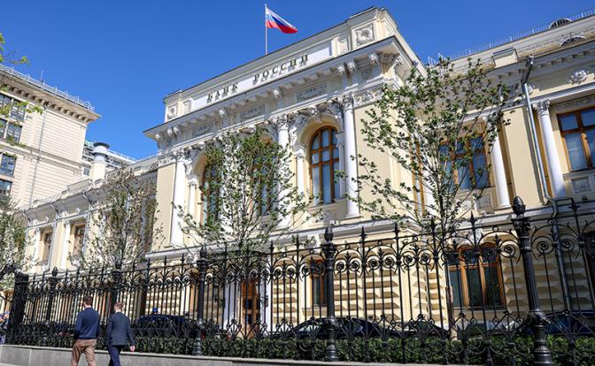 Бизнес стремится к ставке в 10%, но Банк России не торопит события