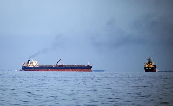 Ормузский пролив: Для Америки начинается кошмар. Иран загнал Трампа с его дырявой блокадой в ловушку