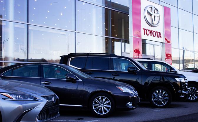 Адепты «Тойоты». Продажи японских авто растут бешеными темпами – в чём секрет