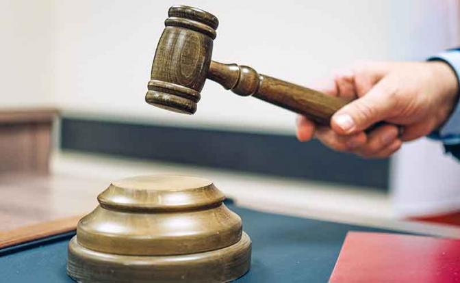 Суд постановил оставить "энергетического короля" голым