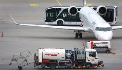 Дело пахнет керосином: Евросоюз отменяет сотни рейсов из-за нехватки топлива