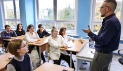 Олег Смолин, КПРФ: Не надо морочить взрослым и детям голову разговорами про «пятую четверть»