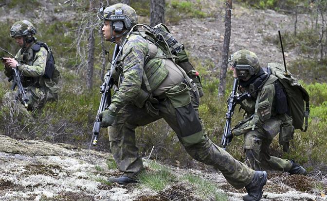 Горячие финские парни учатся отбиваться от беспилотников Зеленского