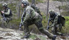 Горячие финские парни учатся отбиваться от беспилотников Зеленского