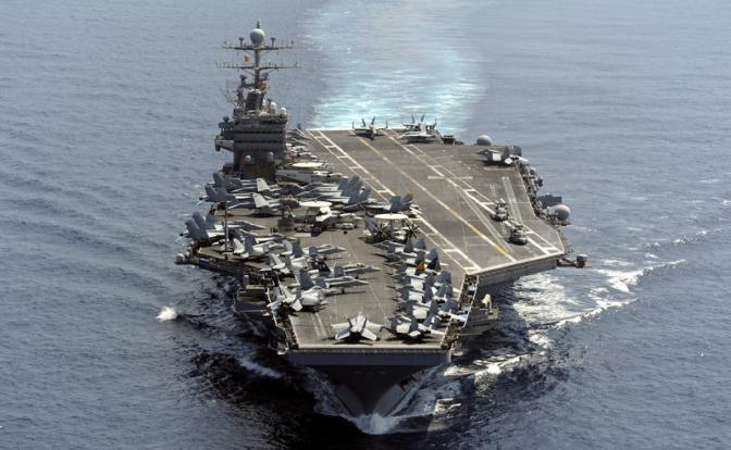 На фото: авианосец USS Abraham Lincoln.